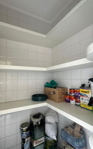 Casa de condomínio à venda com 500m², 4 quartos e 4 vagas Casa de condomínio à venda com 500m², 4 quartos e 4 vagasDeposito