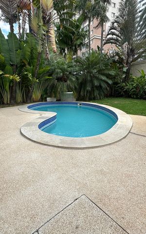 Casa de condomínio à venda com 500m², 4 quartos e 4 vagas Casa de condomínio à venda com 500m², 4 quartos e 4 vagasPiscina