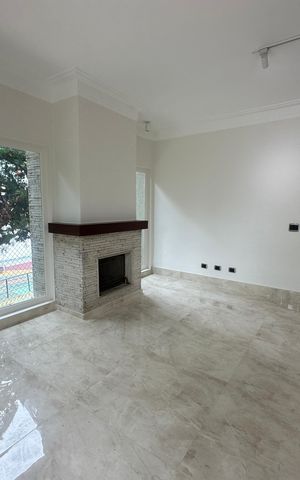 Casa de condomínio à venda com 500m², 4 quartos e 4 vagas Casa de condomínio à venda com 500m², 4 quartos e 4 vagasCorredor