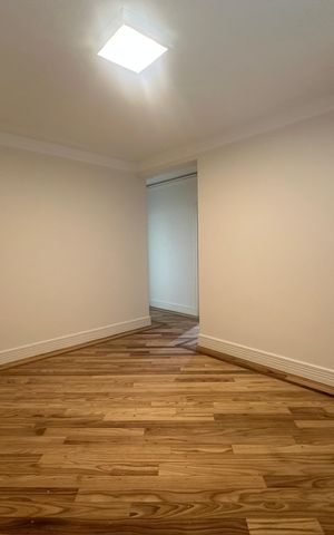 Casa de condomínio à venda com 500m², 4 quartos e 4 vagas Casa de condomínio à venda com 500m², 4 quartos e 4 vagasSuíte 2
