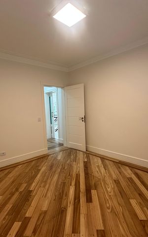 Casa de condomínio à venda com 500m², 4 quartos e 4 vagas Casa de condomínio à venda com 500m², 4 quartos e 4 vagasQuarto 1