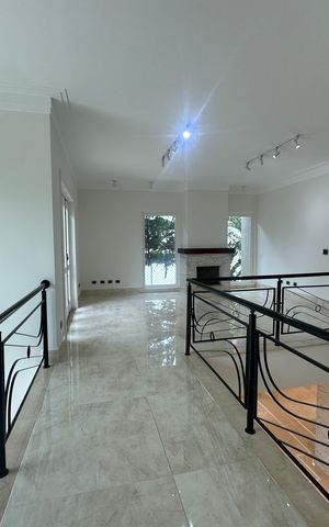 Casa de condomínio à venda com 500m², 4 quartos e 4 vagas Casa de condomínio à venda com 500m², 4 quartos e 4 vagasCorredor