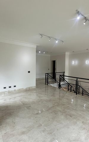 Casa de condomínio à venda com 500m², 4 quartos e 4 vagas Casa de condomínio à venda com 500m², 4 quartos e 4 vagasCorredor