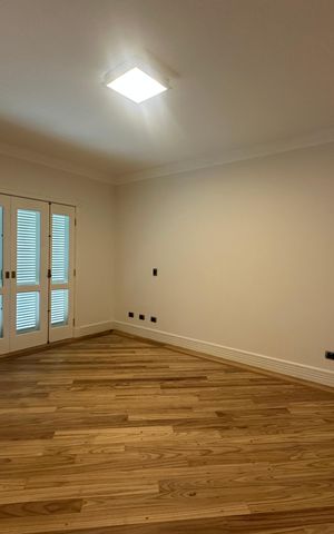 Casa de condomínio à venda com 500m², 4 quartos e 4 vagas Casa de condomínio à venda com 500m², 4 quartos e 4 vagasSuíte 2
