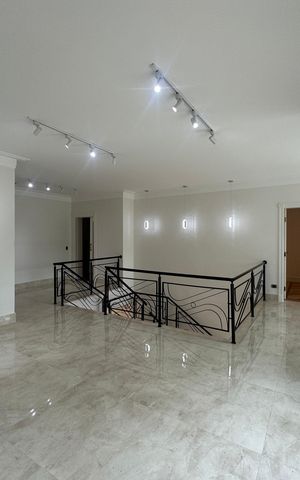 Casa de condomínio à venda com 500m², 4 quartos e 4 vagas Casa de condomínio à venda com 500m², 4 quartos e 4 vagasCorredor