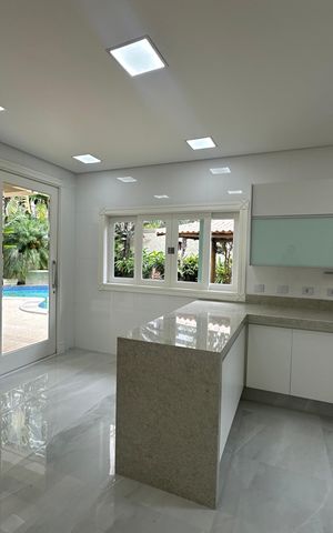 Casa de condomínio à venda com 500m², 4 quartos e 4 vagas Casa de condomínio à venda com 500m², 4 quartos e 4 vagasCozinha