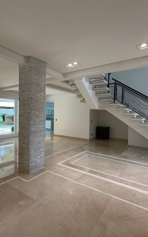 Casa de condomínio à venda com 500m², 4 quartos e 4 vagas Casa de condomínio à venda com 500m², 4 quartos e 4 vagasSala