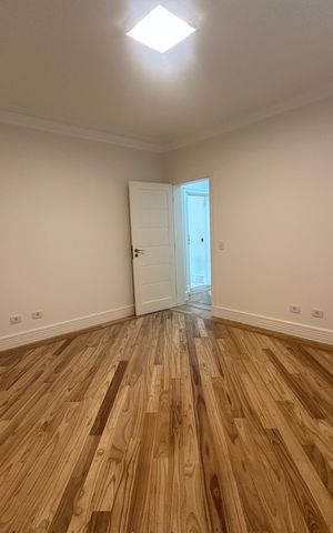 Casa de condomínio à venda com 500m², 4 quartos e 4 vagas Casa de condomínio à venda com 500m², 4 quartos e 4 vagasQuarto 2