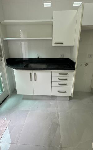 Casa de condomínio à venda com 500m², 4 quartos e 4 vagas Casa de condomínio à venda com 500m², 4 quartos e 4 vagasÁrea de Serviço