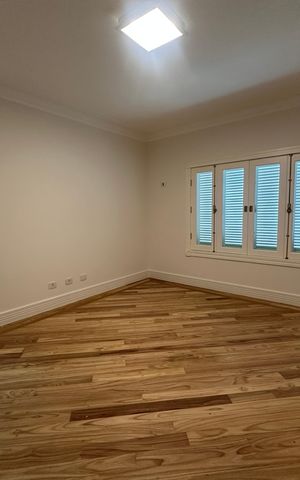 Casa de condomínio à venda com 500m², 4 quartos e 4 vagas Casa de condomínio à venda com 500m², 4 quartos e 4 vagasQuarto 2