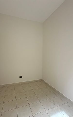 Casa de condomínio à venda com 500m², 4 quartos e 4 vagas Casa de condomínio à venda com 500m², 4 quartos e 4 vagasQuarto de Serviço
