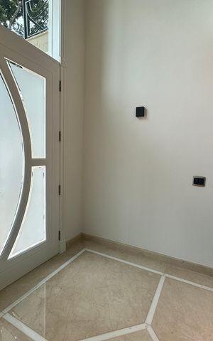 Casa de condomínio à venda com 500m², 4 quartos e 4 vagas Casa de condomínio à venda com 500m², 4 quartos e 4 vagasCorredor