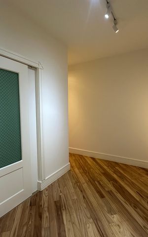 Casa de condomínio à venda com 500m², 4 quartos e 4 vagas Casa de condomínio à venda com 500m², 4 quartos e 4 vagasSuíte 2