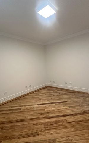 Casa de condomínio à venda com 500m², 4 quartos e 4 vagas Casa de condomínio à venda com 500m², 4 quartos e 4 vagasQuarto 2