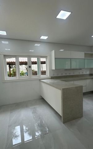 Casa de condomínio à venda com 500m², 4 quartos e 4 vagas Casa de condomínio à venda com 500m², 4 quartos e 4 vagasCozinha