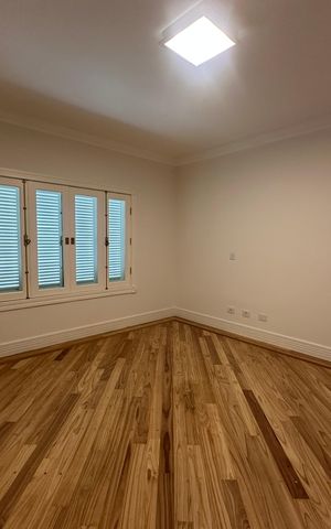 Casa de condomínio à venda com 500m², 4 quartos e 4 vagas Casa de condomínio à venda com 500m², 4 quartos e 4 vagasQuarto 2