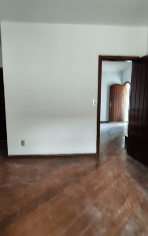 Casa à venda com 360m², 4 quartos e 6 vagas
