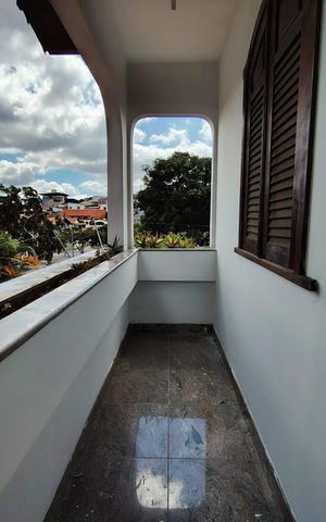 Casa à venda com 360m², 4 quartos e 6 vagas
