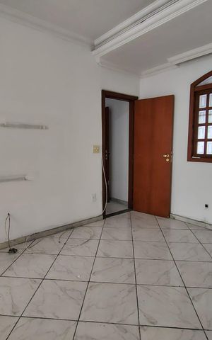 Casa à venda com 360m², 4 quartos e 6 vagas