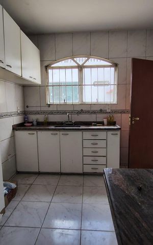 Casa à venda com 360m², 4 quartos e 6 vagas