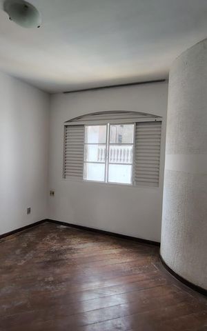Casa à venda com 360m², 4 quartos e 6 vagas