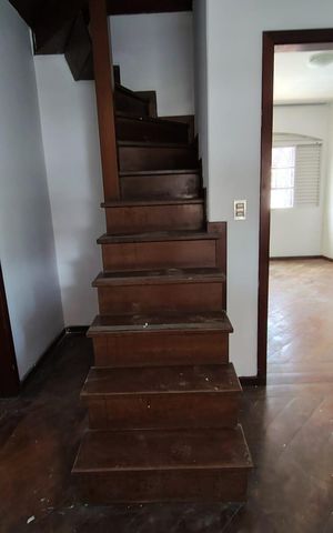 Casa à venda com 360m², 4 quartos e 6 vagas