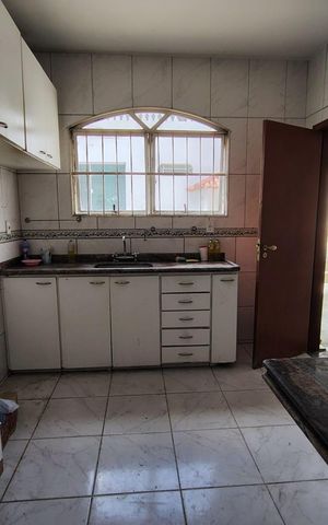 Casa à venda com 360m², 4 quartos e 6 vagas
