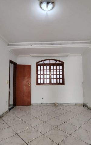 Casa à venda com 360m², 4 quartos e 6 vagas
