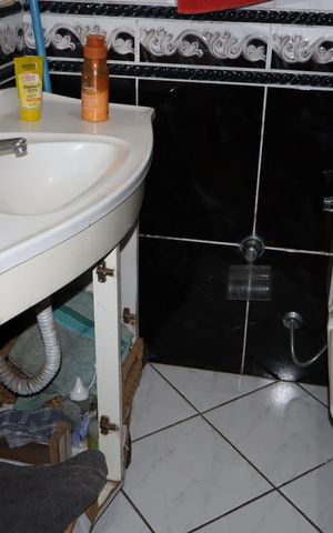 Casa à venda com 125m², 4 quartos e 2 vagasBanheiro Suíte casa 1 (térrea)