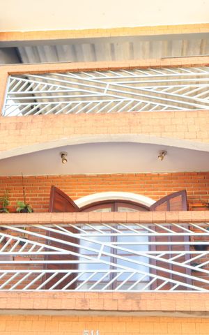 Casa à venda com 125m², 4 quartos e 2 vagasFachada e portão