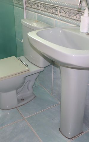 Casa à venda com 125m², 4 quartos e 2 vagasBanheiro suíte casa 2 (superior)