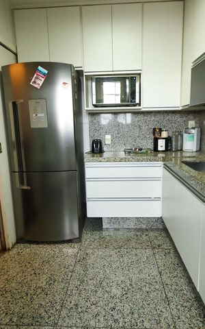 Apartamento à venda com 155m², 4 quartos e 2 vagasCozinha