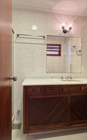 Apartamento à venda com 98m², 3 quartos e 1 vaga Apartamento à venda com 98m², 3 quartos e 1 vagaBanheiro social