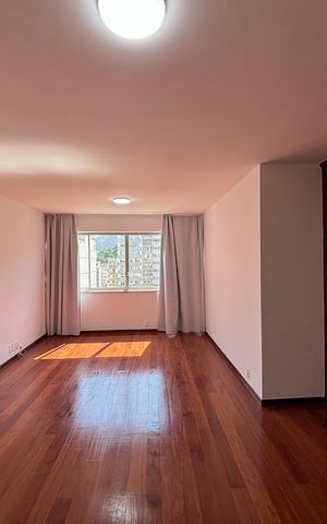 Apartamento à venda com 98m², 3 quartos e 1 vaga Apartamento à venda com 98m², 3 quartos e 1 vagaSala