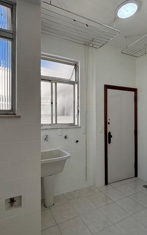 Apartamento à venda com 98m², 3 quartos e 1 vaga Apartamento à venda com 98m², 3 quartos e 1 vagaÁrea de serviço
