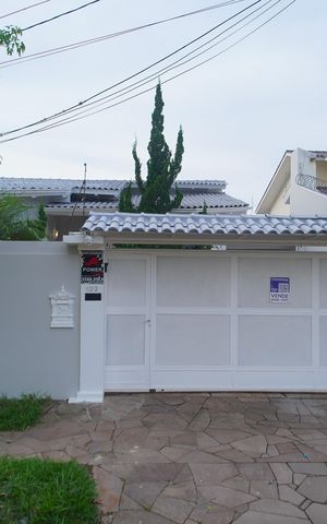 Casa à venda com 388m², 4 quartos e 4 vagasFachada