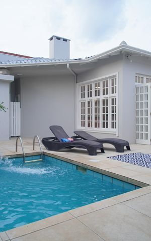 Casa à venda com 388m², 4 quartos e 4 vagasPiscina