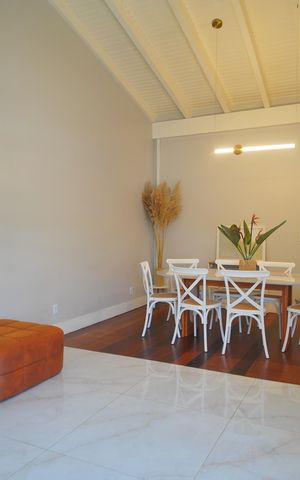 Casa à venda com 388m², 4 quartos e 4 vagasSala