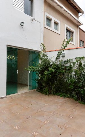 Casa para alugar com 250m², 3 quartos e 1 vaga Casa para alugar com 250m², 3 quartos e 1 vagaQuintal