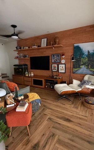 Casa à venda com 123m², 3 quartos e 2 vagas Casa à venda com 123m², 3 quartos e 2 vagasSala