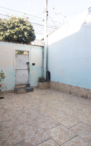 Casa à venda com 70m², 2 quartos e sem vaga Casa à venda com 70m², 2 quartos e sem vagaQuintal