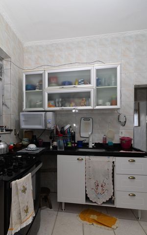 Casa à venda com 70m², 2 quartos e sem vaga Casa à venda com 70m², 2 quartos e sem vagaCozinha