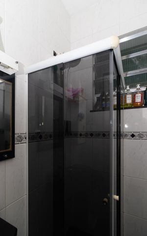 Casa à venda com 70m², 2 quartos e sem vaga Casa à venda com 70m², 2 quartos e sem vagaBanheiro