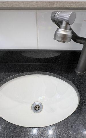 Apartamento à venda com 60m², 3 quartos e 1 vaga Apartamento à venda com 60m², 3 quartos e 1 vagaDetalhe do banheiro