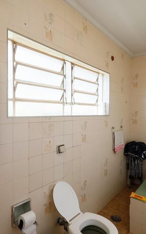 Casa à venda com 321m², 6 quartos e 4 vagas Casa à venda com 321m², 6 quartos e 4 vagasBanheiro da Suíte 1