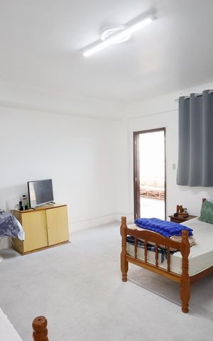 Casa à venda com 321m², 6 quartos e 4 vagas Casa à venda com 321m², 6 quartos e 4 vagasSuíte 2