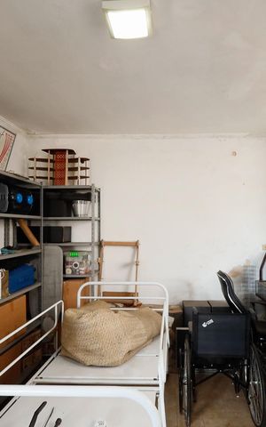 Casa à venda com 321m², 6 quartos e 4 vagas Casa à venda com 321m², 6 quartos e 4 vagasQuarto 5