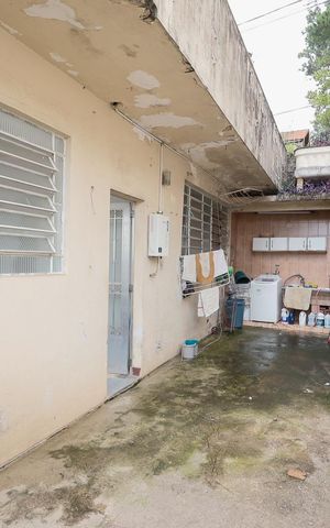 Casa à venda com 321m², 6 quartos e 4 vagas Casa à venda com 321m², 6 quartos e 4 vagasÁrea de Serviço