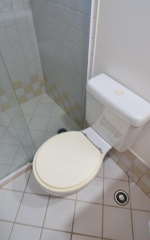 Casa de condomínio para alugar com 340m², 3 quartos e 4 vagasBanheiro Suíte