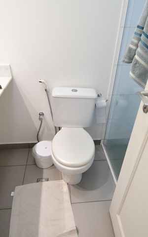 Casa de condomínio para alugar com 340m², 3 quartos e 4 vagasBanheiro Suíte